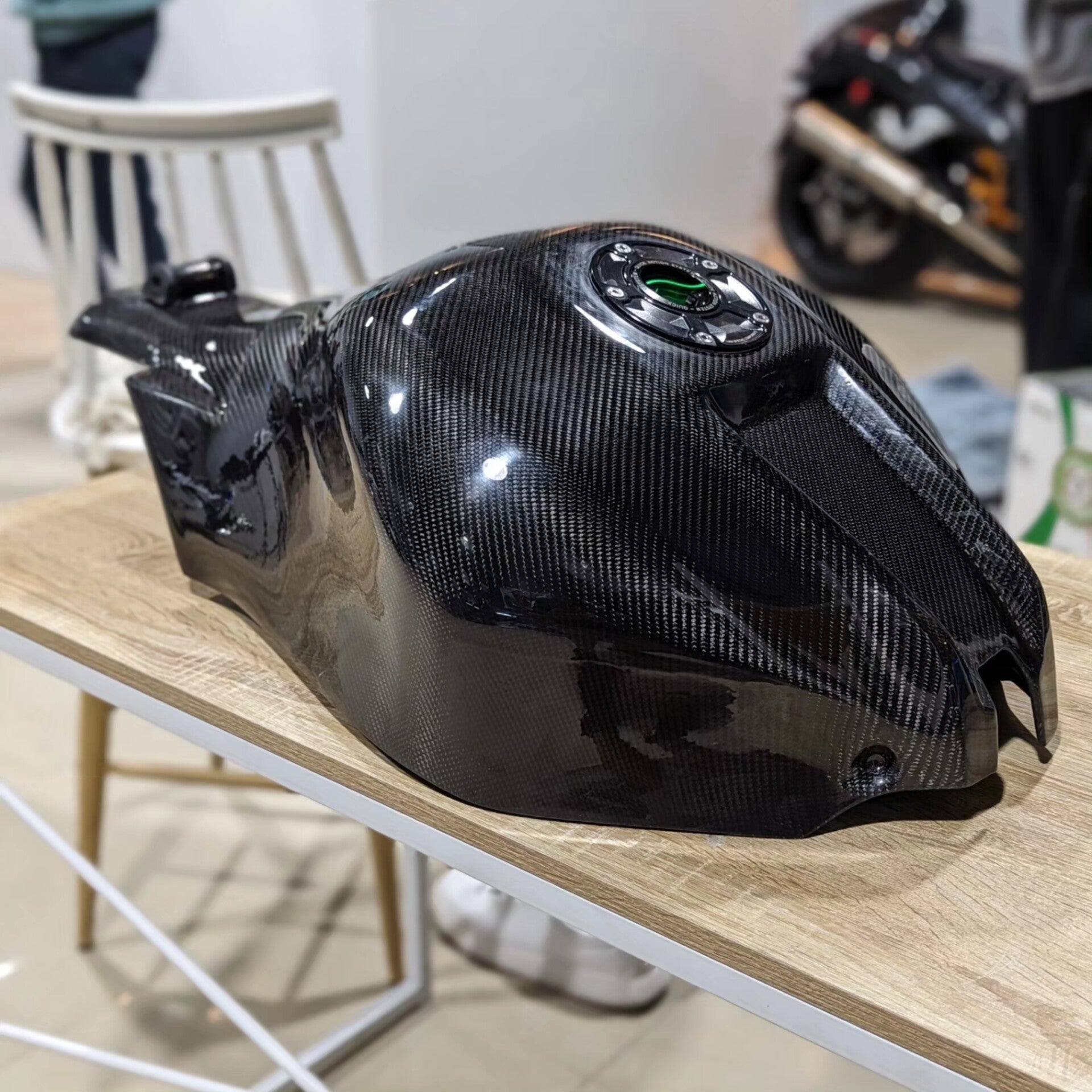 Kamikaze 2016+ Kawasaki ZX10R/RR Carbon Fiber Tank